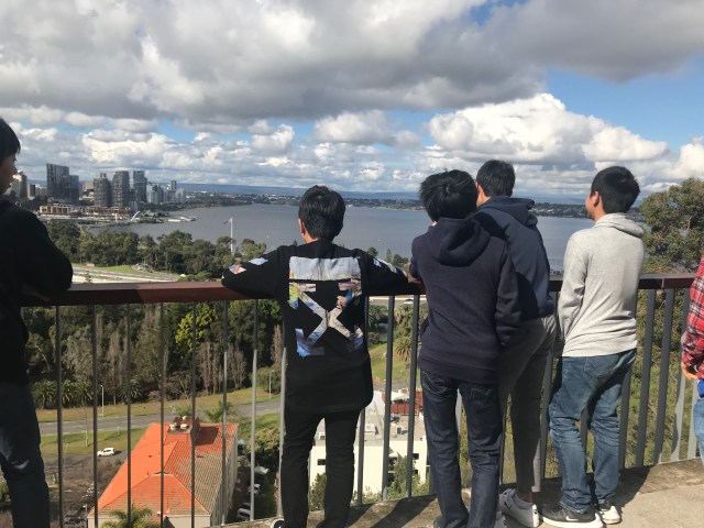 CF9D9A54-5436-4C4A-BAA0-AD2464529F7A